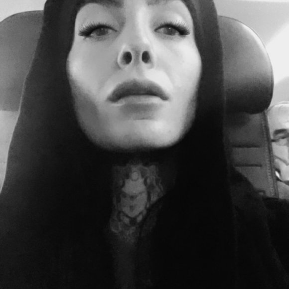 Meet your Posher, Sarah jane - Picture 6 of 7